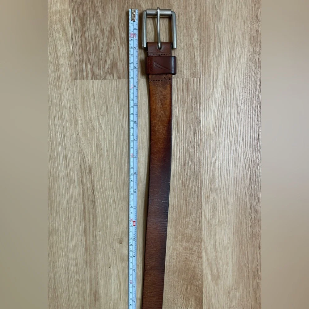 Nautica Men's Brown Leather Belt silver buckle size 40 preppy